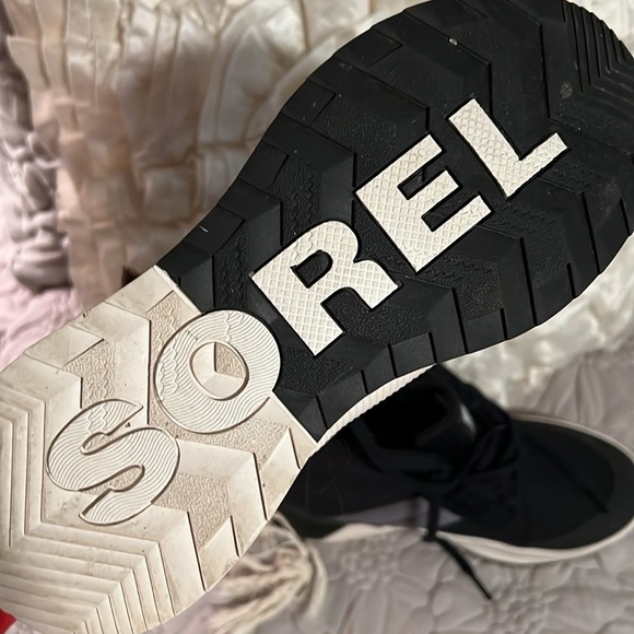 Sorel Women's Out N About III Mid Sneaker Waterproof Shoes 7.5 - Picture 2 of 4